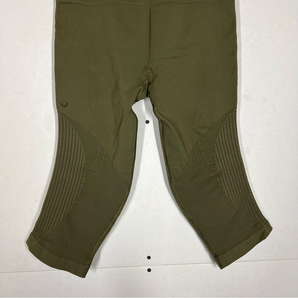 Lululemon Flow & Go Crop SEE MEASUREMENTS - Picture 9 of 12